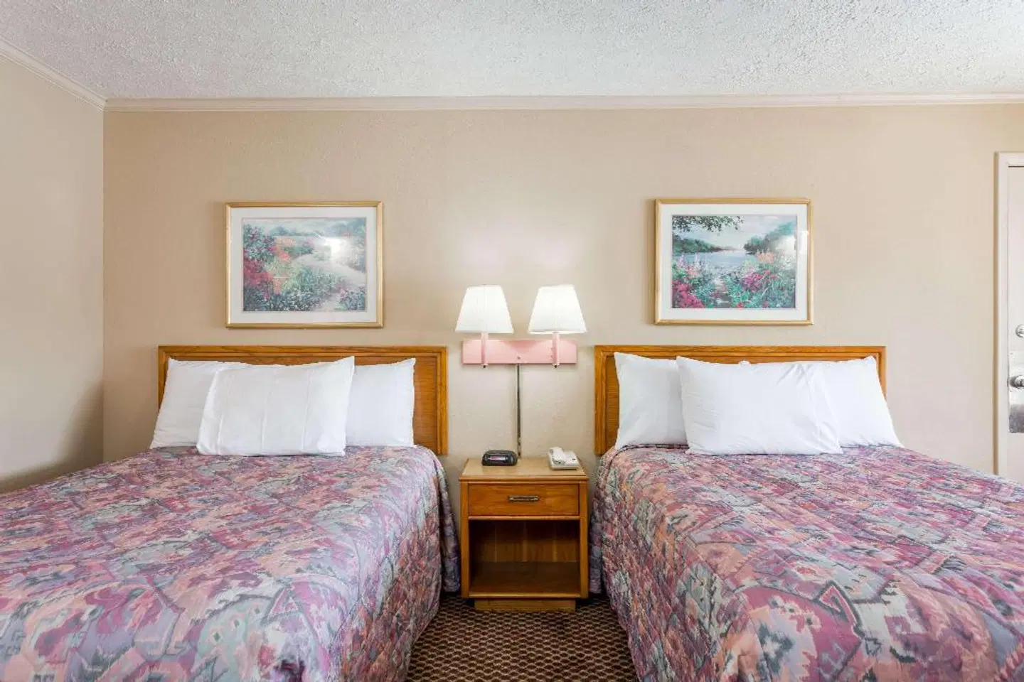 Travelodge by Wyndham Ridgeway Martinsville Area ROOM_EXAMPLE
