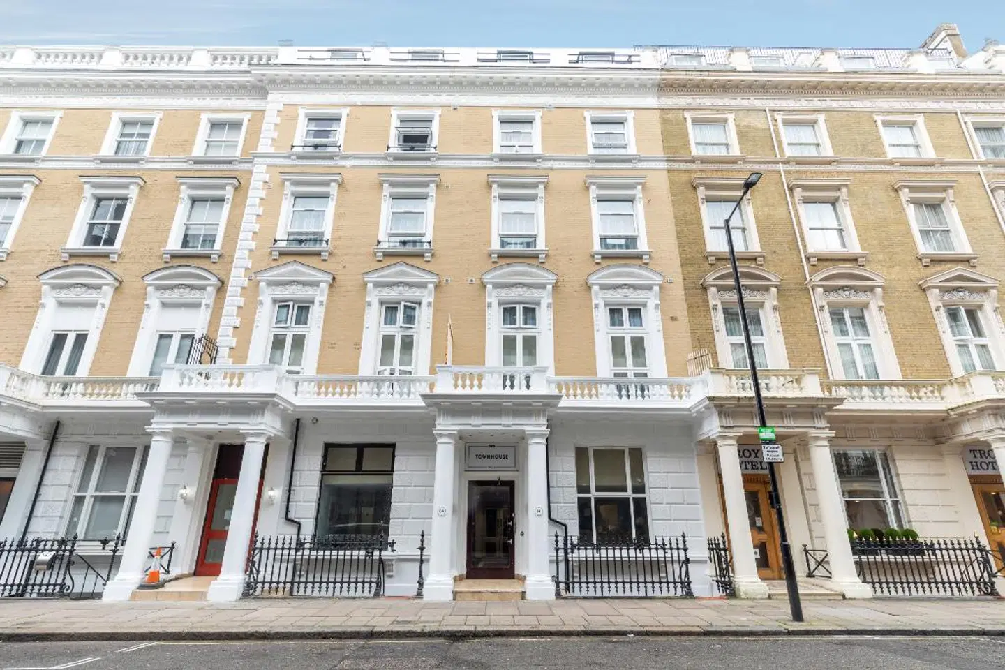 Apollo Hotel EXTERIOR