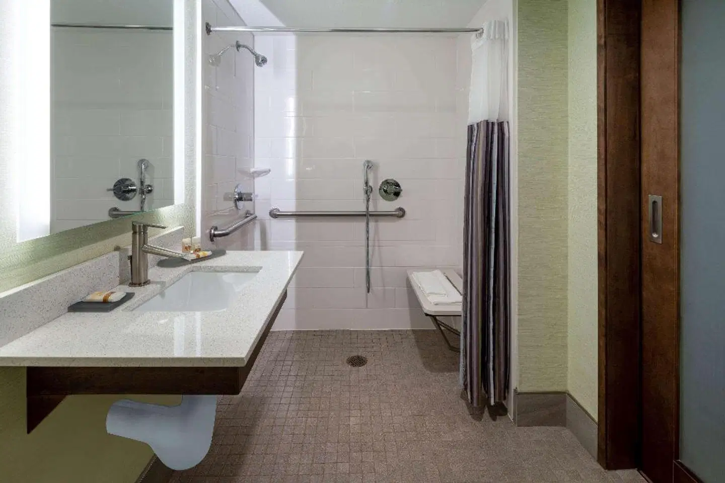 La Quinta Inn & Suites LAX Badezimmer