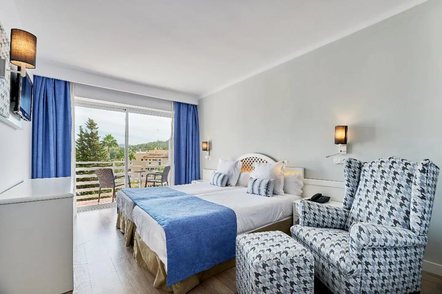 ROC Oberoy Adults Only +16 ROOM_EXAMPLE