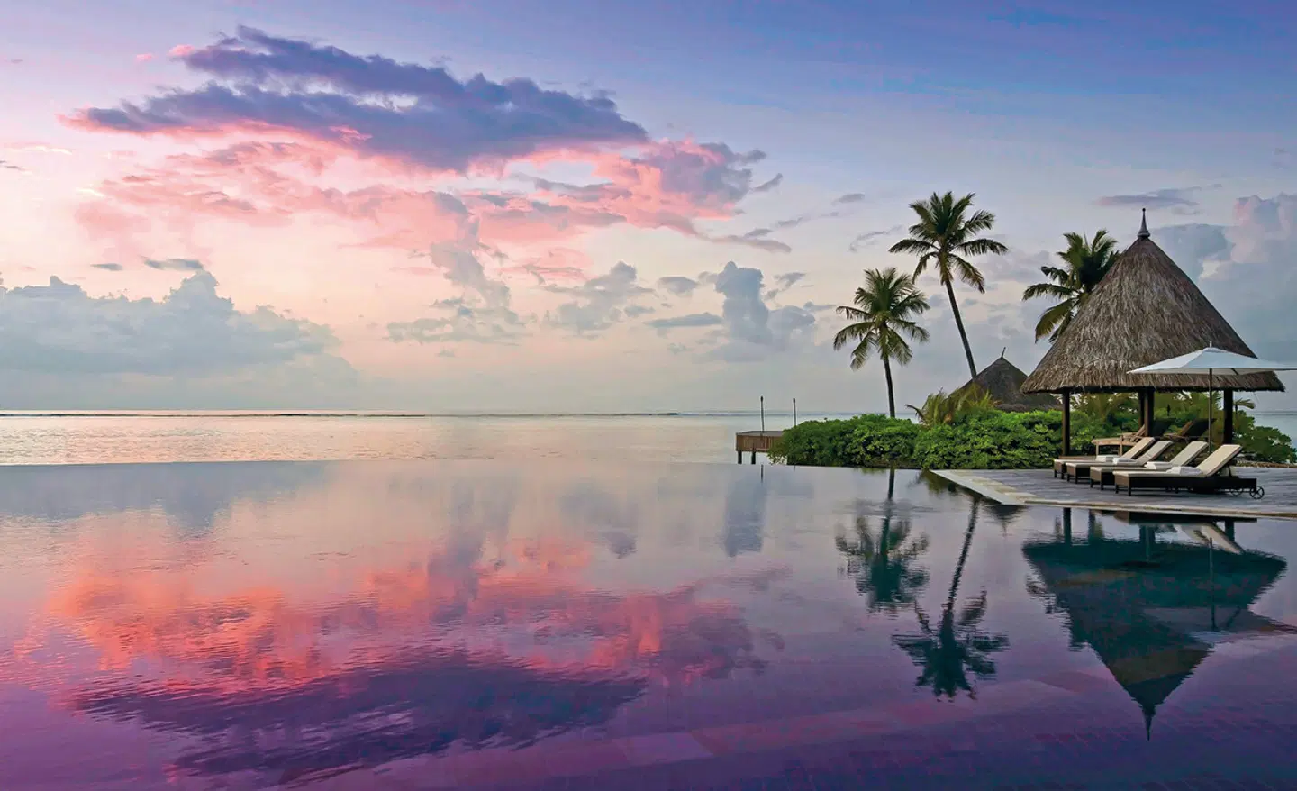 Four Seasons Resort Maldives at Kuda Huraa OUTDOOR_POOL