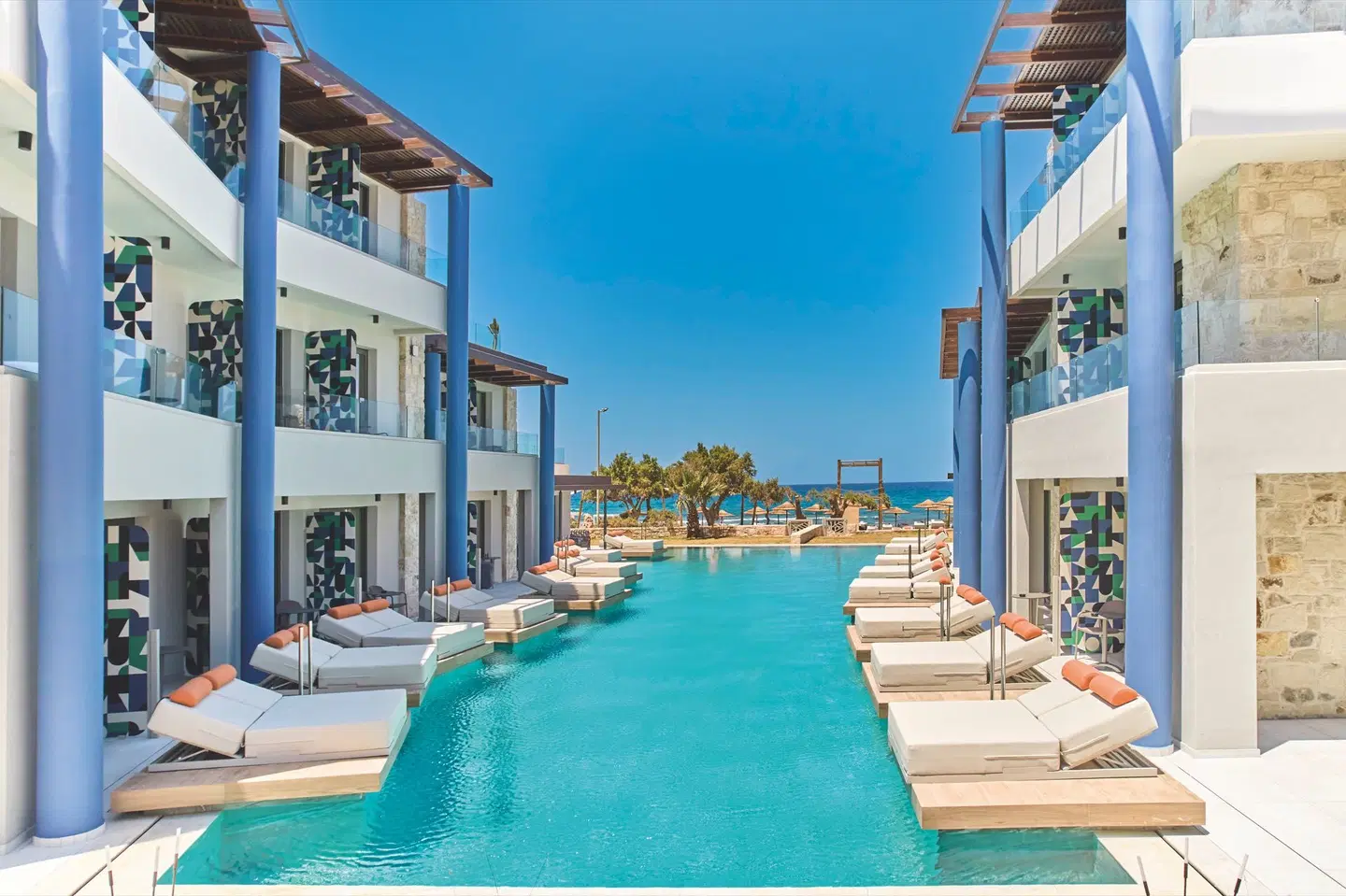 Paralos Kosta Alímia Resort OUTDOOR_POOL