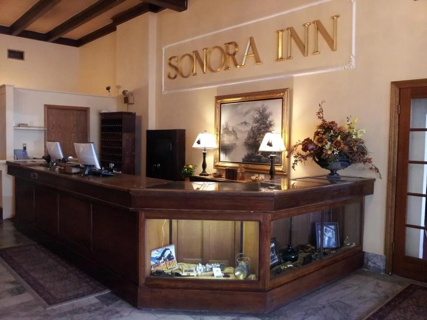 Historic Sonora Inn LOUNGE_LOBBY