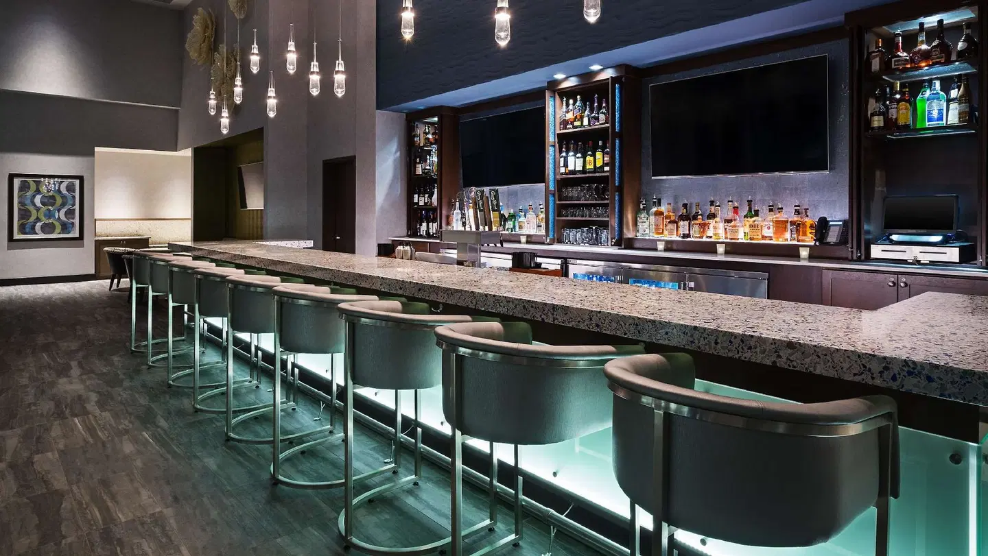 Hyatt Place St. Petersburg/Downtown Bar