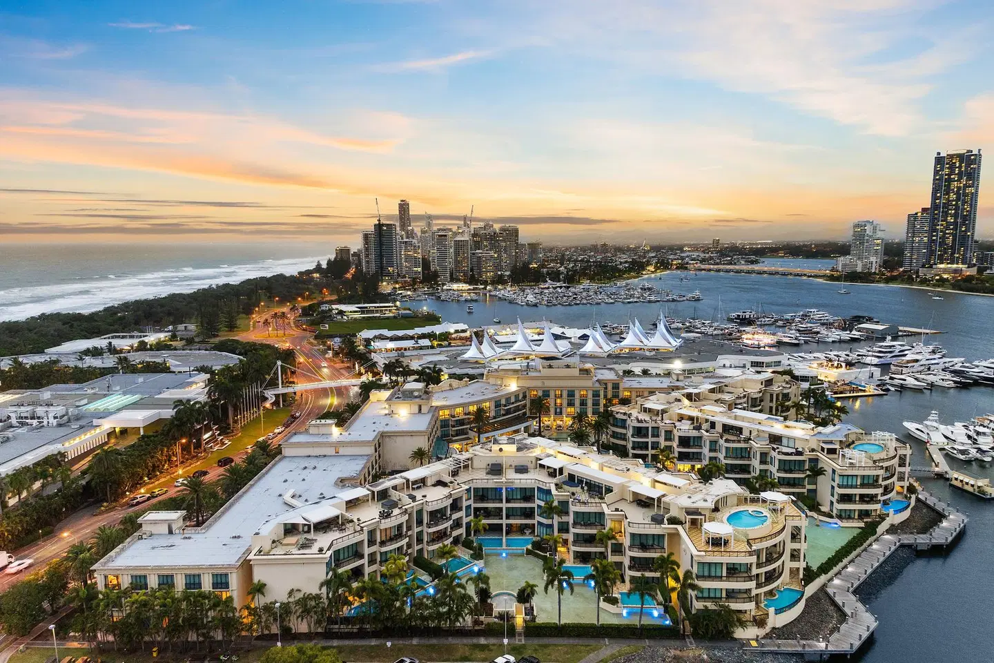 Imperial Hotel Gold Coast EXTERIOR