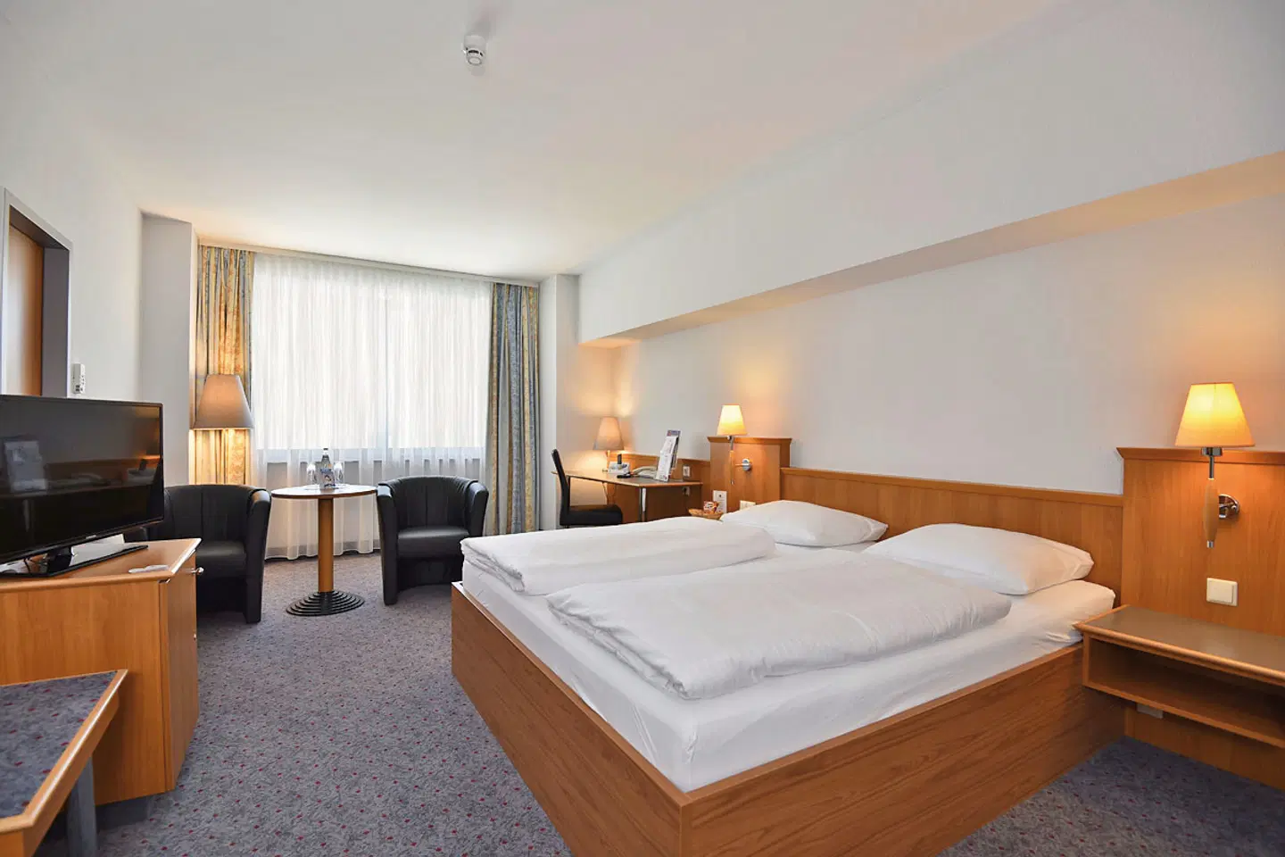 City Hotel am CCS ROOM_EXAMPLE