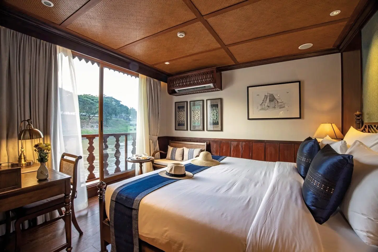 Der Mekong in Laos mit Heritage Line "Anouvong" ROOM_EXAMPLE