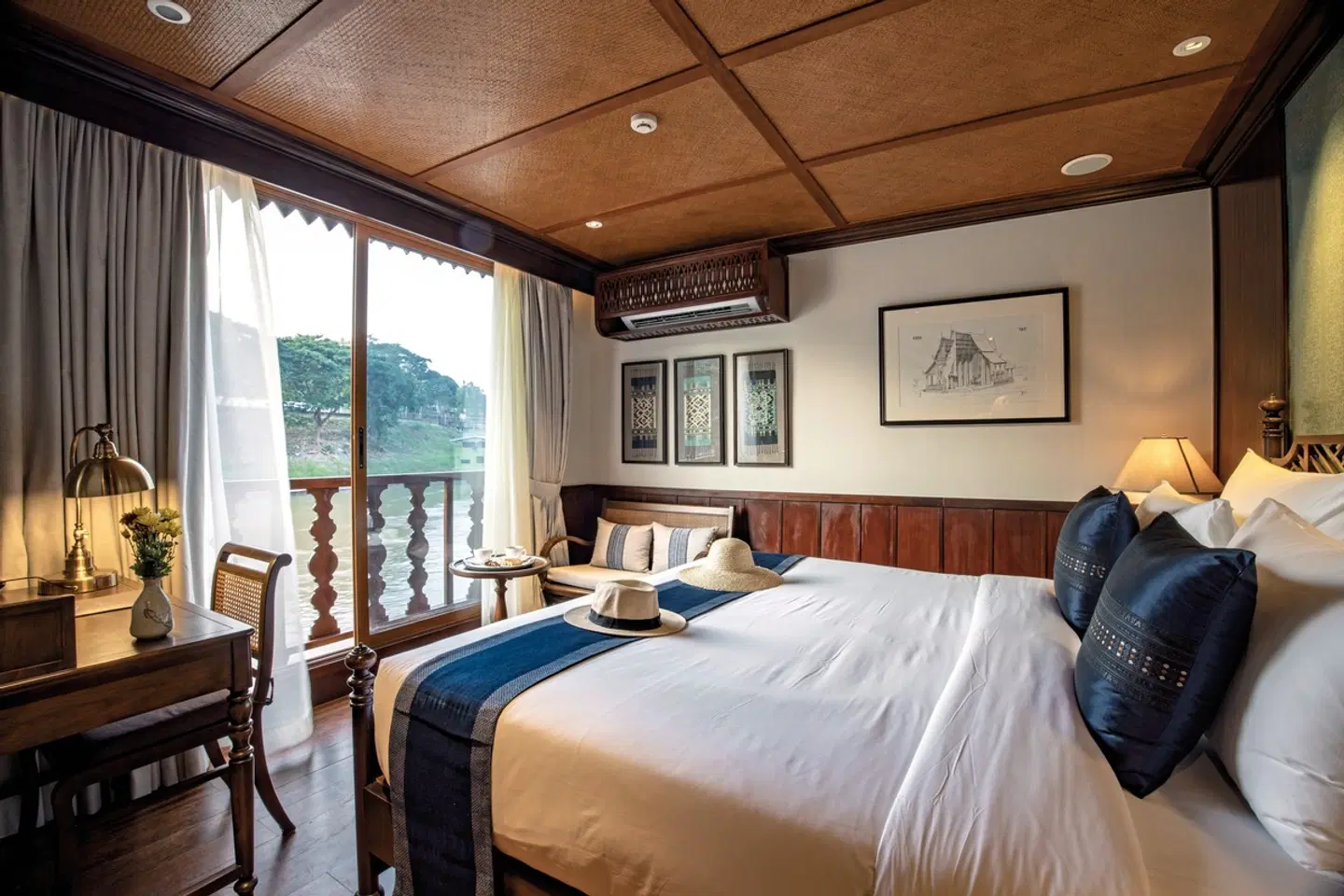 Der Mekong in Laos mit Heritage Line "Anouvong" ROOM_EXAMPLE