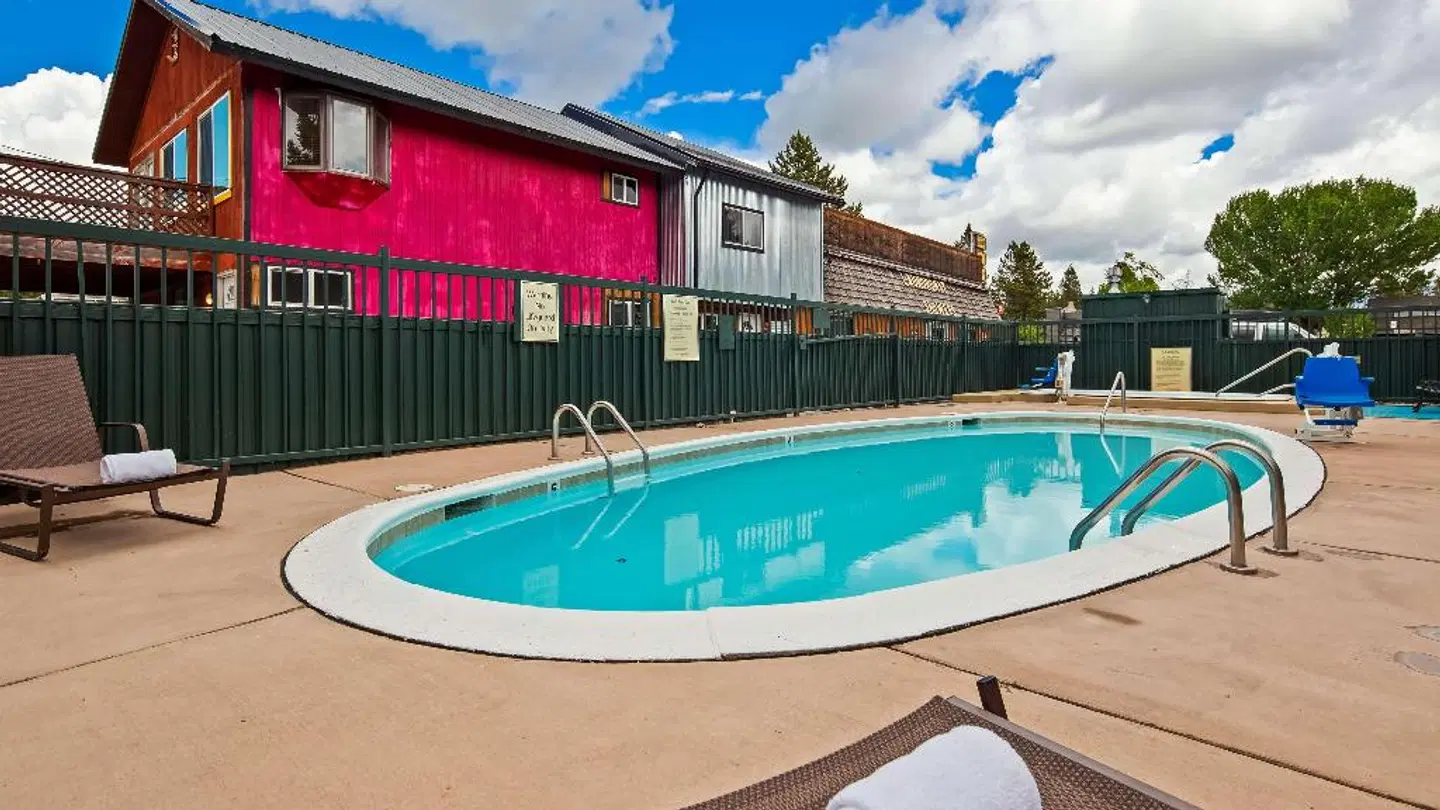 Best Western Weston Inn OUTDOOR_POOL