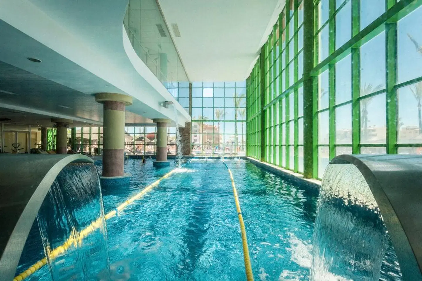 Holiday World Riwo Hotel Hallenbad