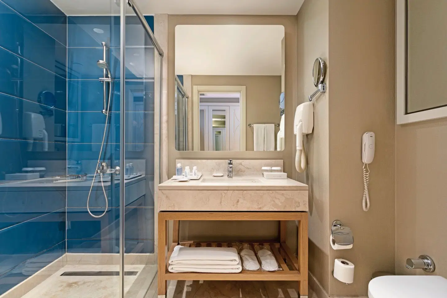 Titanic Deluxe Lara Badezimmer