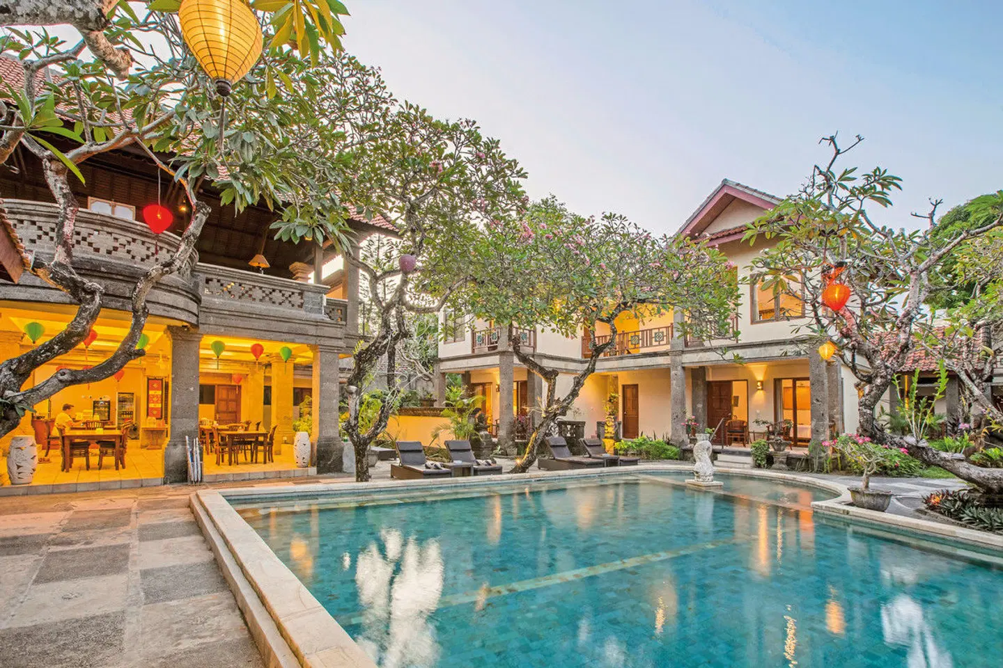 Puri Mesari OUTDOOR_POOL