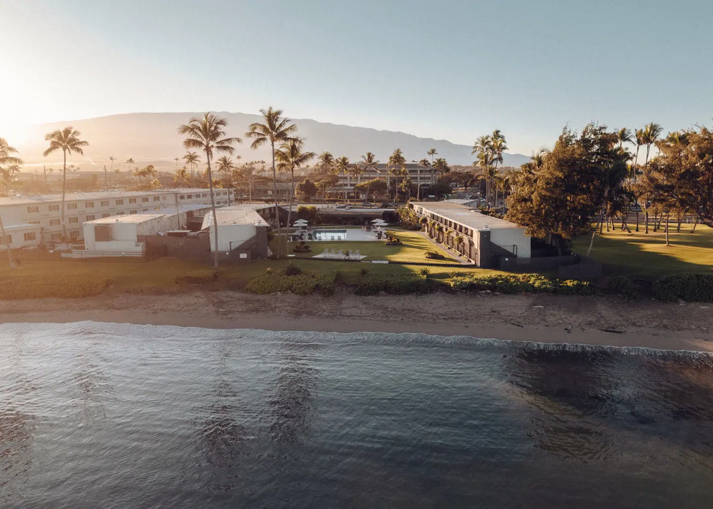 Maui Seaside Hotel EXTERIOR
