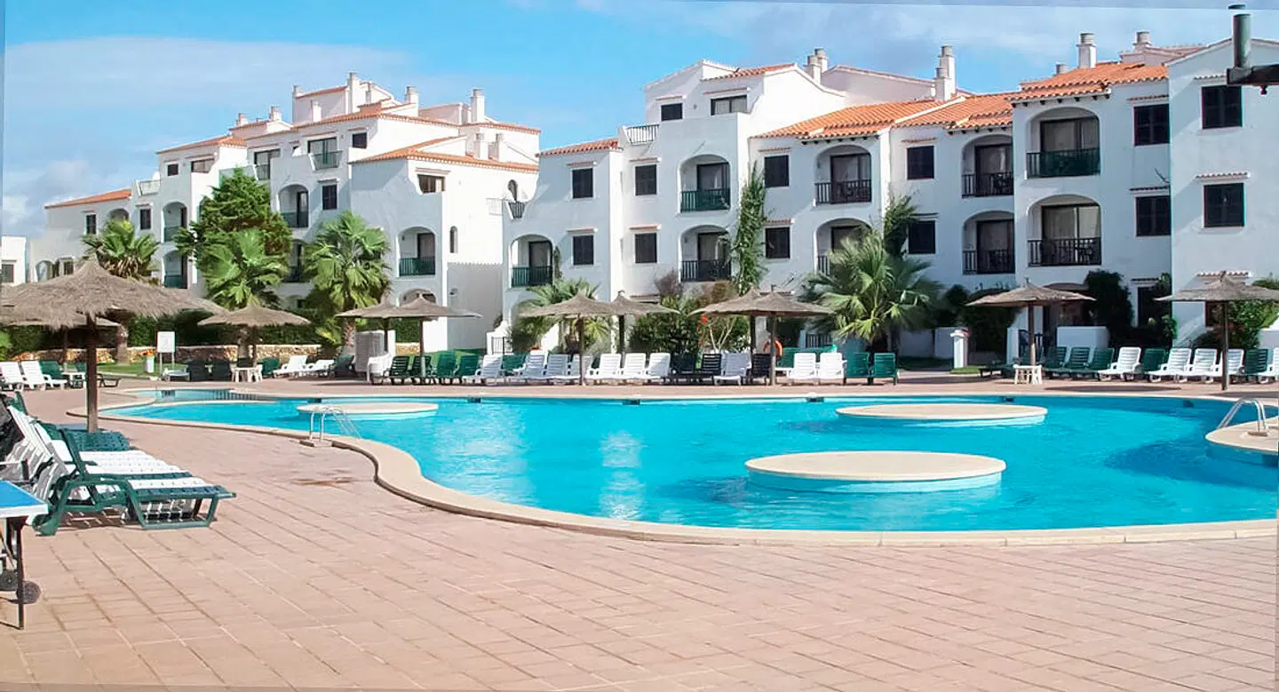 FERGUS Style Carema Beach OUTDOOR_POOL