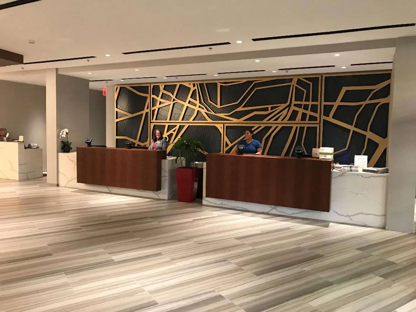 DoubleTree by Hilton Newark LOUNGE_LOBBY