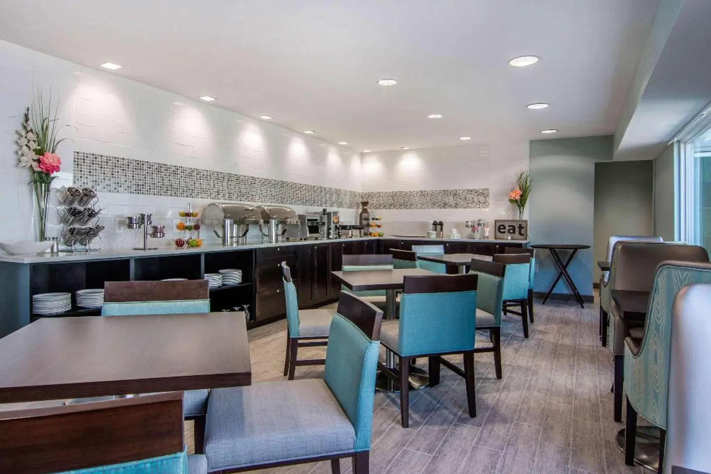 Clarion Inn & Suites Atlanta Downtown Bar