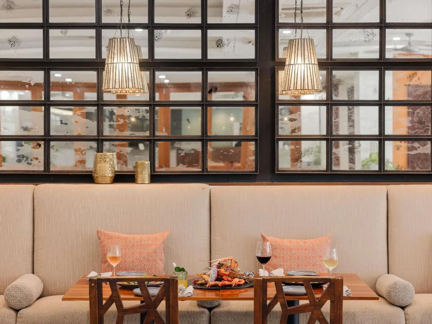 Pullman Palm Cove Sea Temple Resort & Spa Restaurant