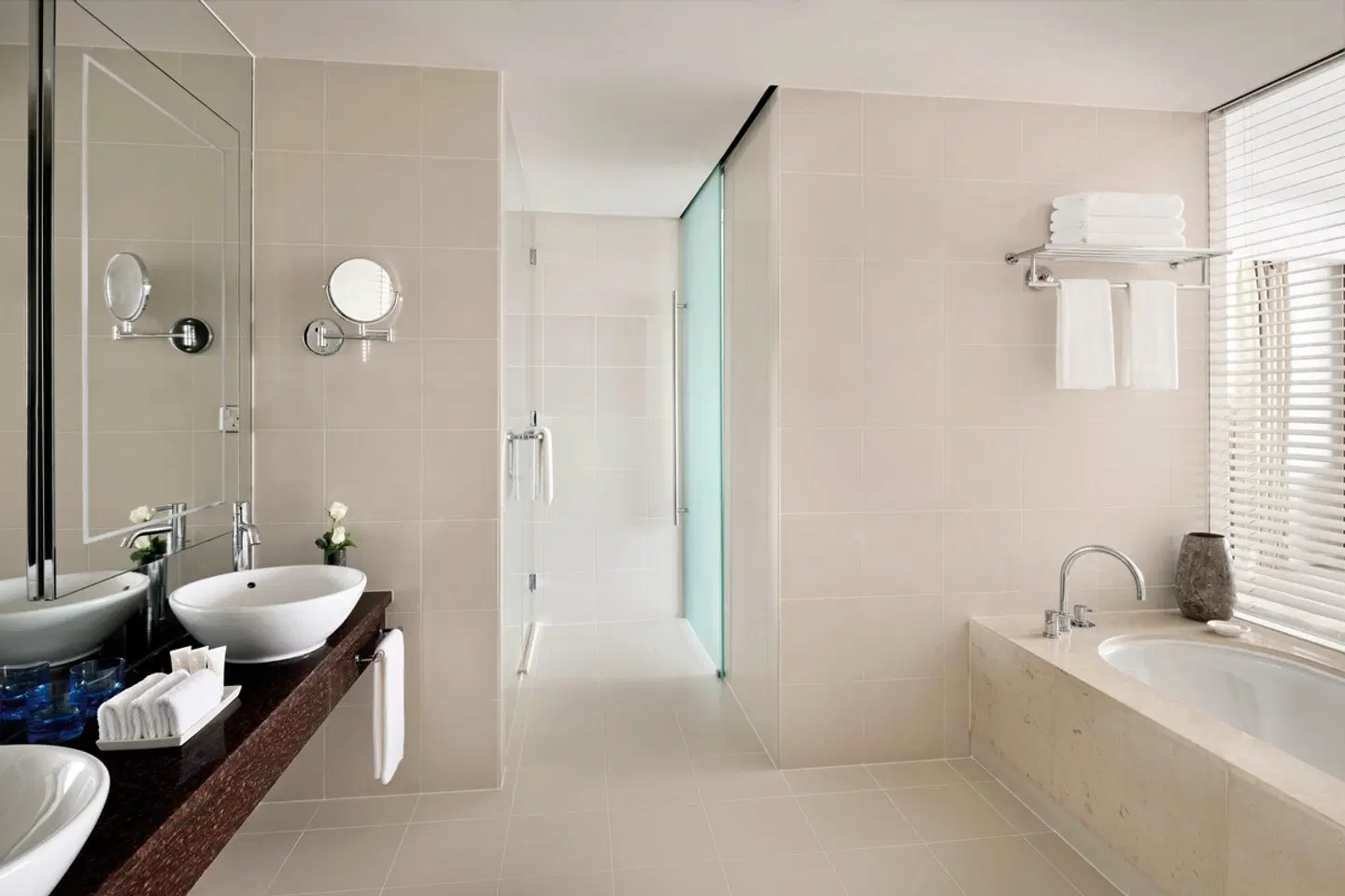 Crowne Plaza Dubai Festival City Badezimmer