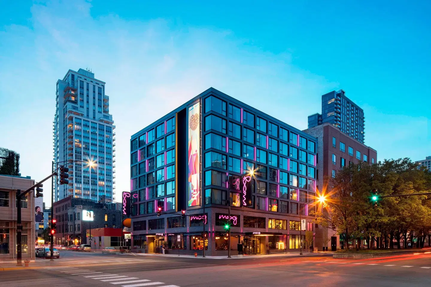 Moxy Chicago Downtown EXTERIOR