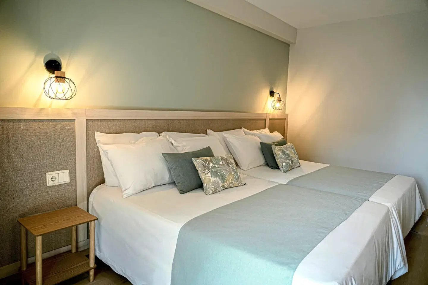 htop Jadhe ROOM_EXAMPLE