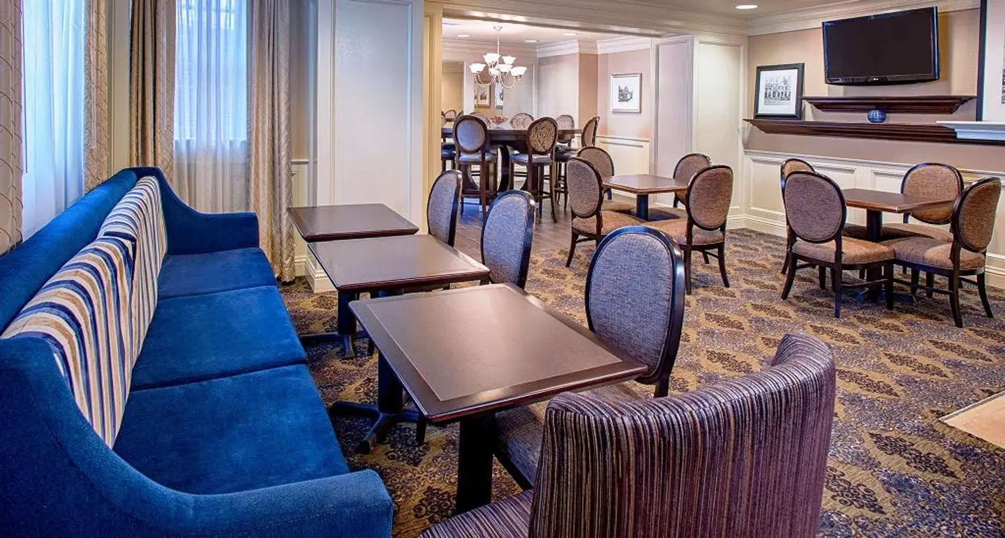 Hampton Inn & Suites Birmingham-Downtown-Tutwiler BAR