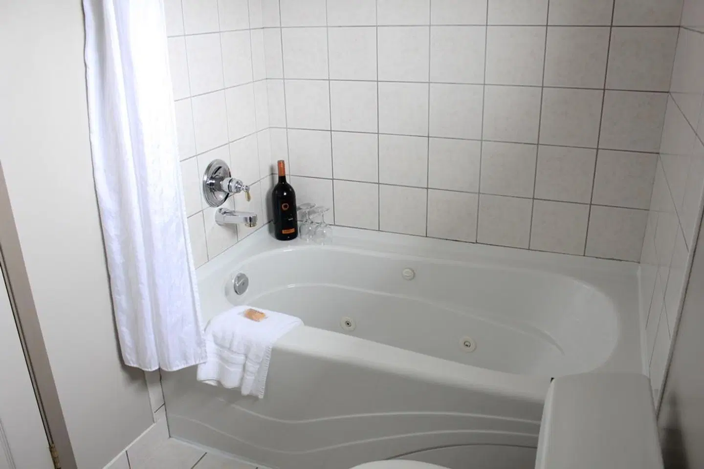 The Quarterdeck Inn & Marina Resort Badezimmer