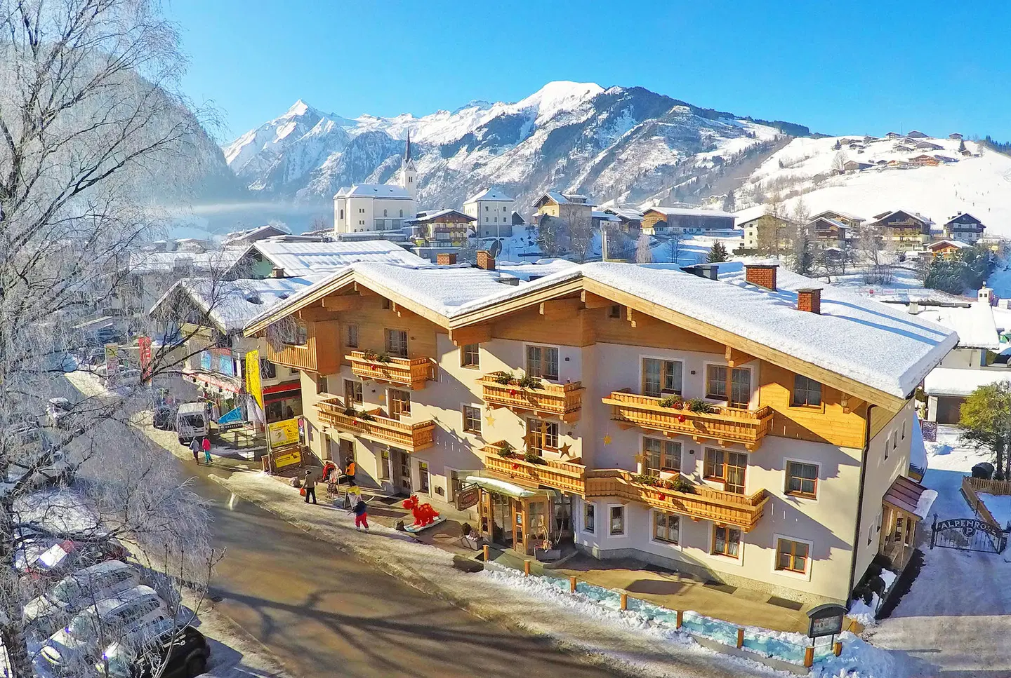 PEOPLES HOTEL EXTERIOR