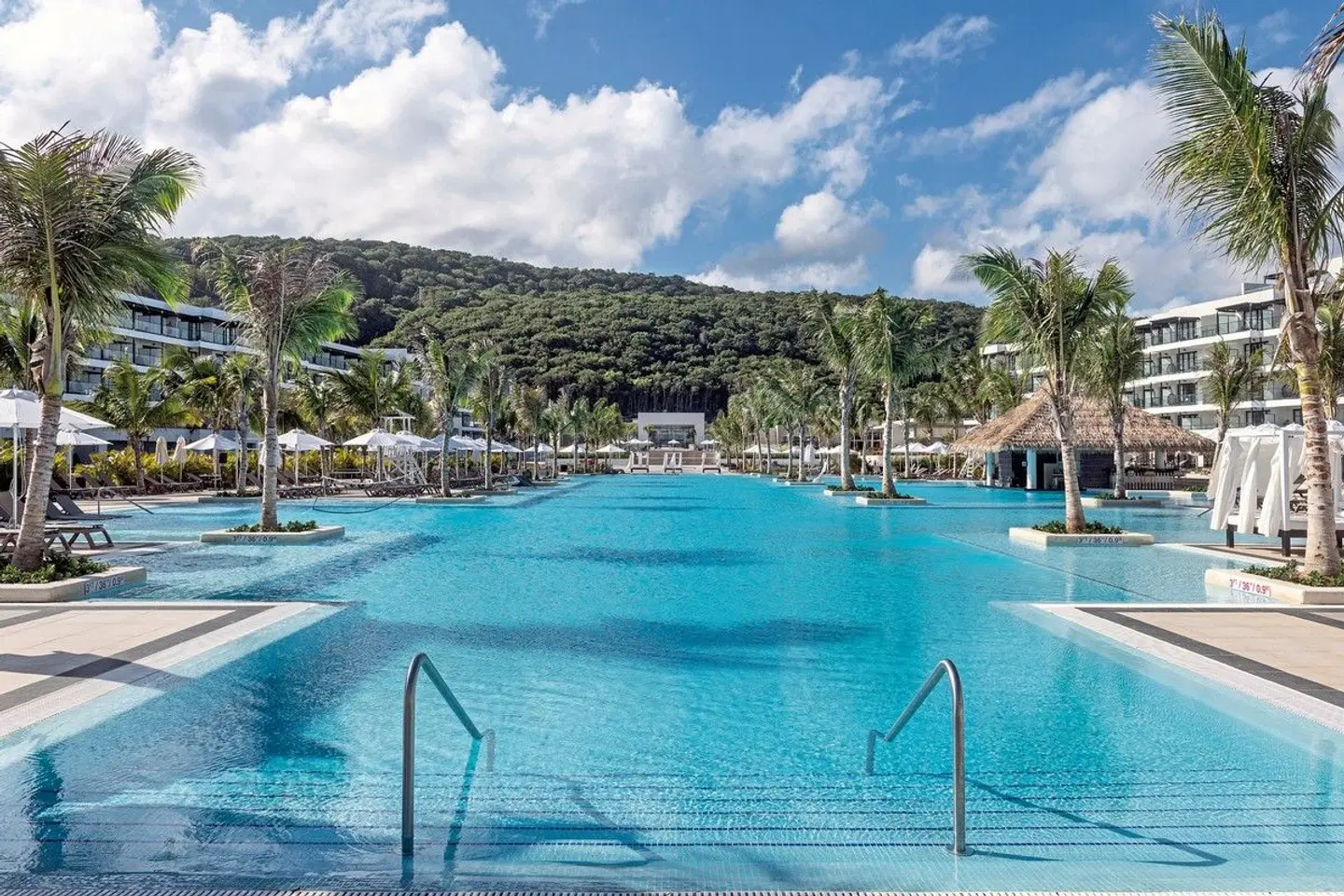 Ocean Eden Bay OUTDOOR_POOL