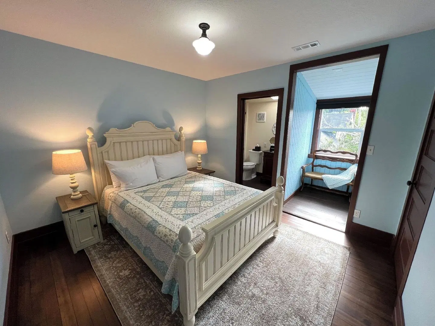 The Pearl Inn Bed and Breakfast ROOM_EXAMPLE