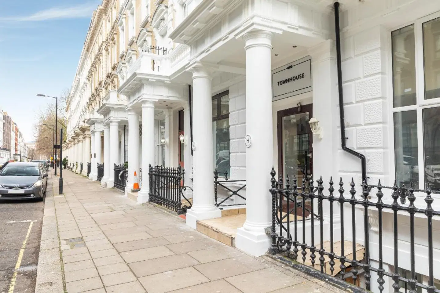 Apollo Hotel EXTERIOR