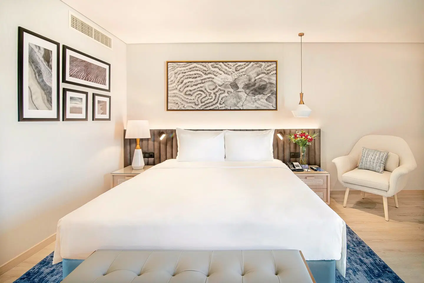 Radisson Blu Hotel & Resort Abu Dhabi Corniche ROOM_EXAMPLE