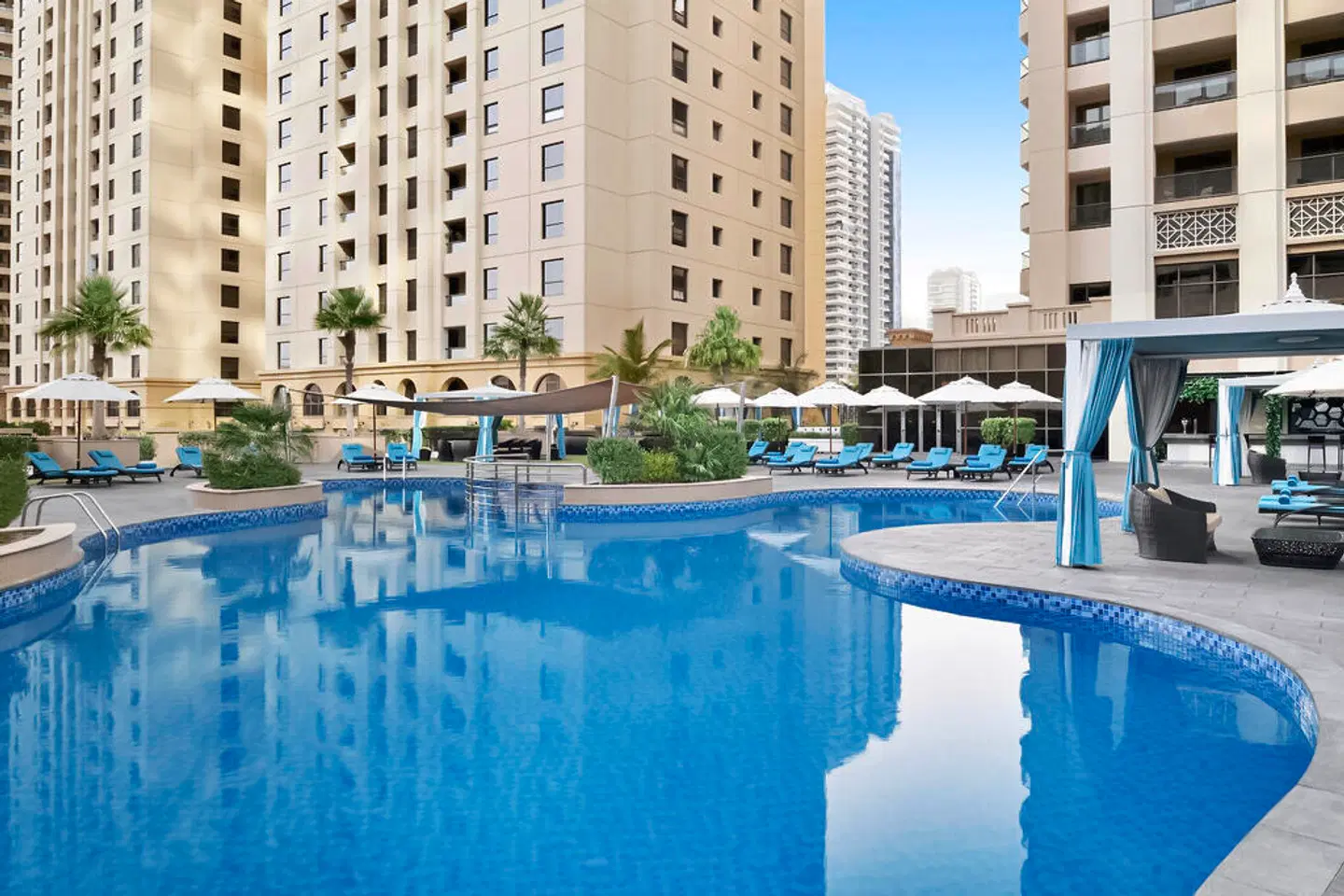 Mövenpick Hotel Jumeirah Beach OUTDOOR_POOL