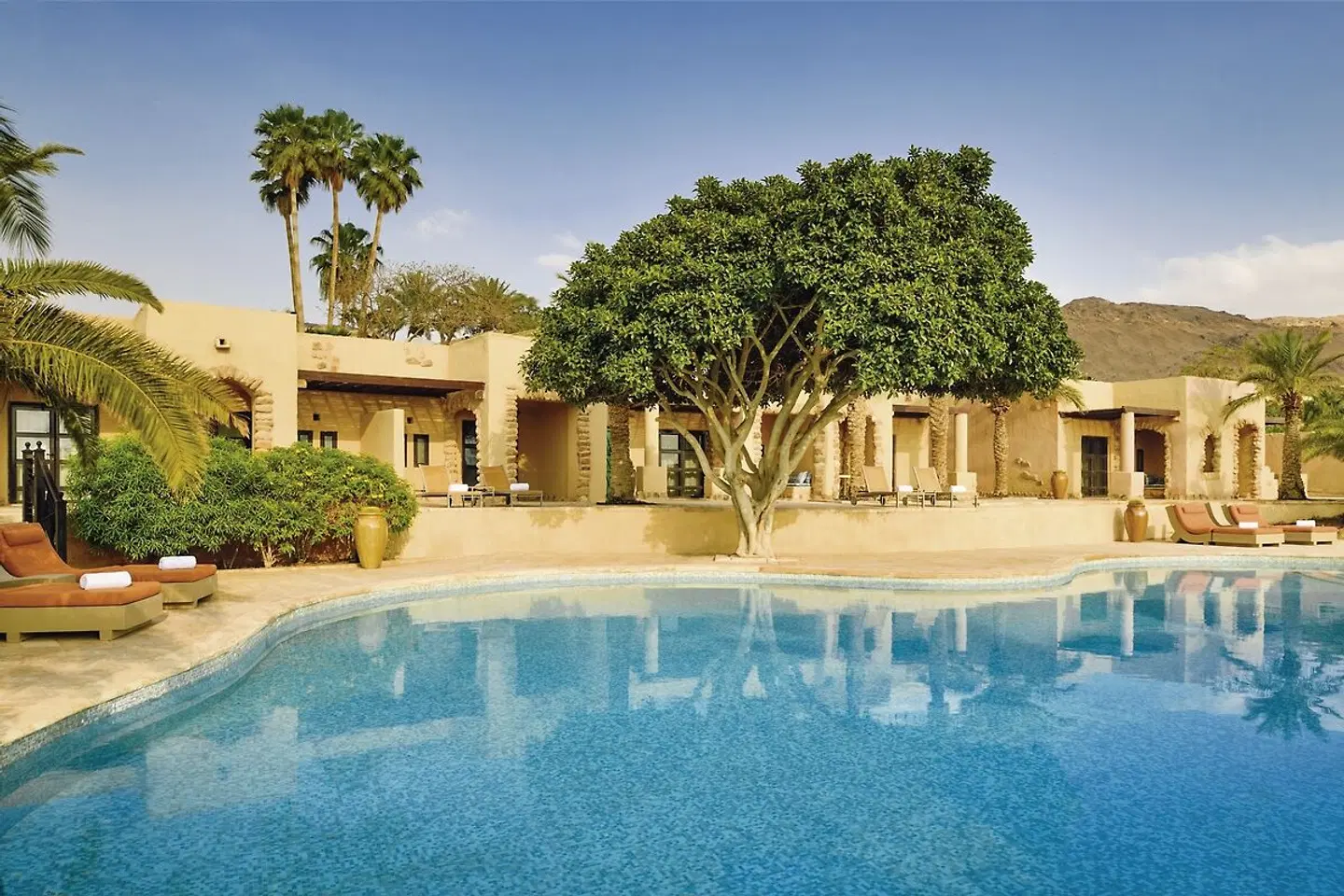 Mövenpick Resort & Spa Dead Sea OUTDOOR_POOL