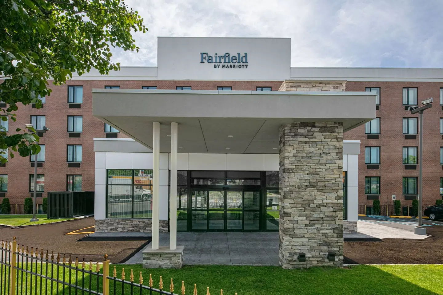 Fairfield Inn by Marriott New York JFK Airport EXTERIOR