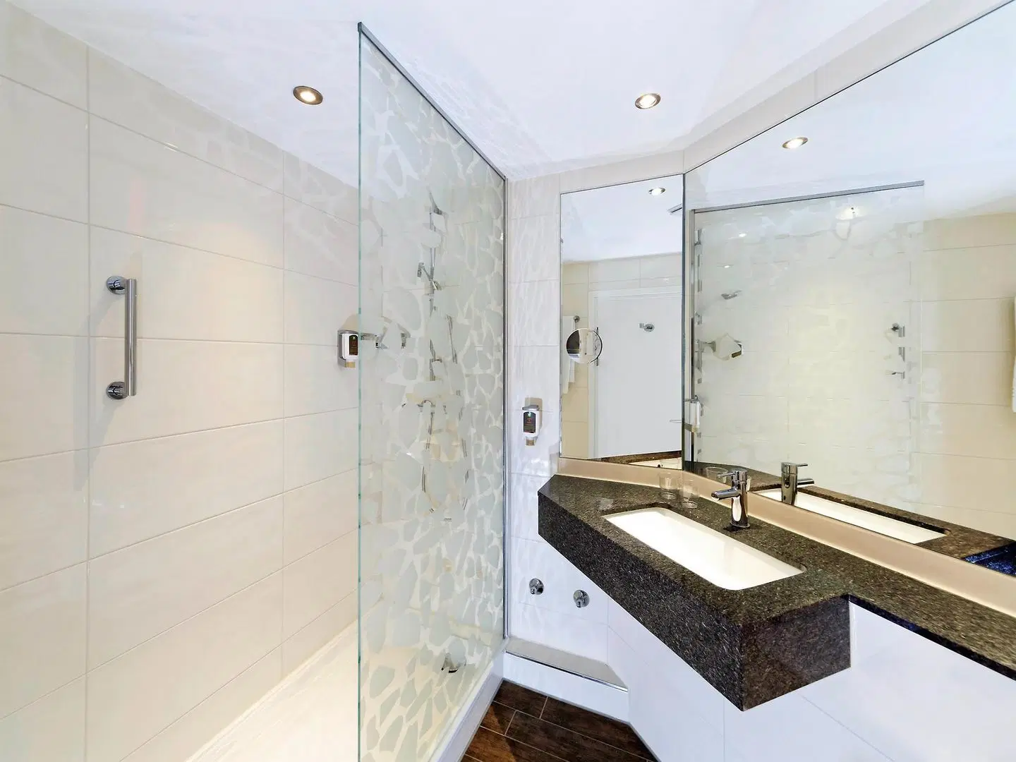 Premier Inn Stuttgart Bad Cannstatt Badezimmer