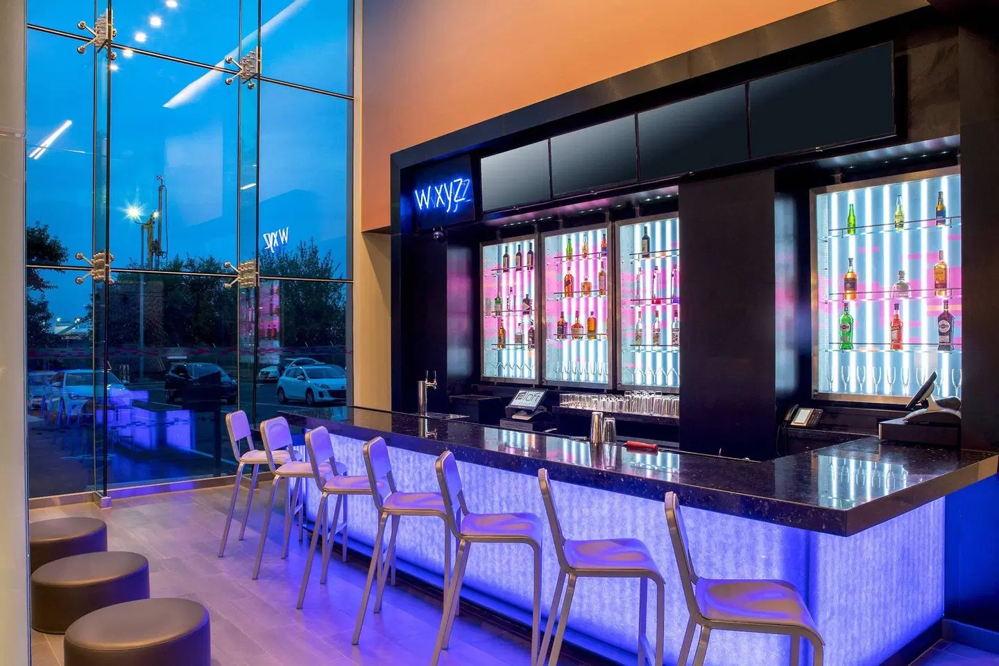 Aloft New York LaGuardia Airport Bar