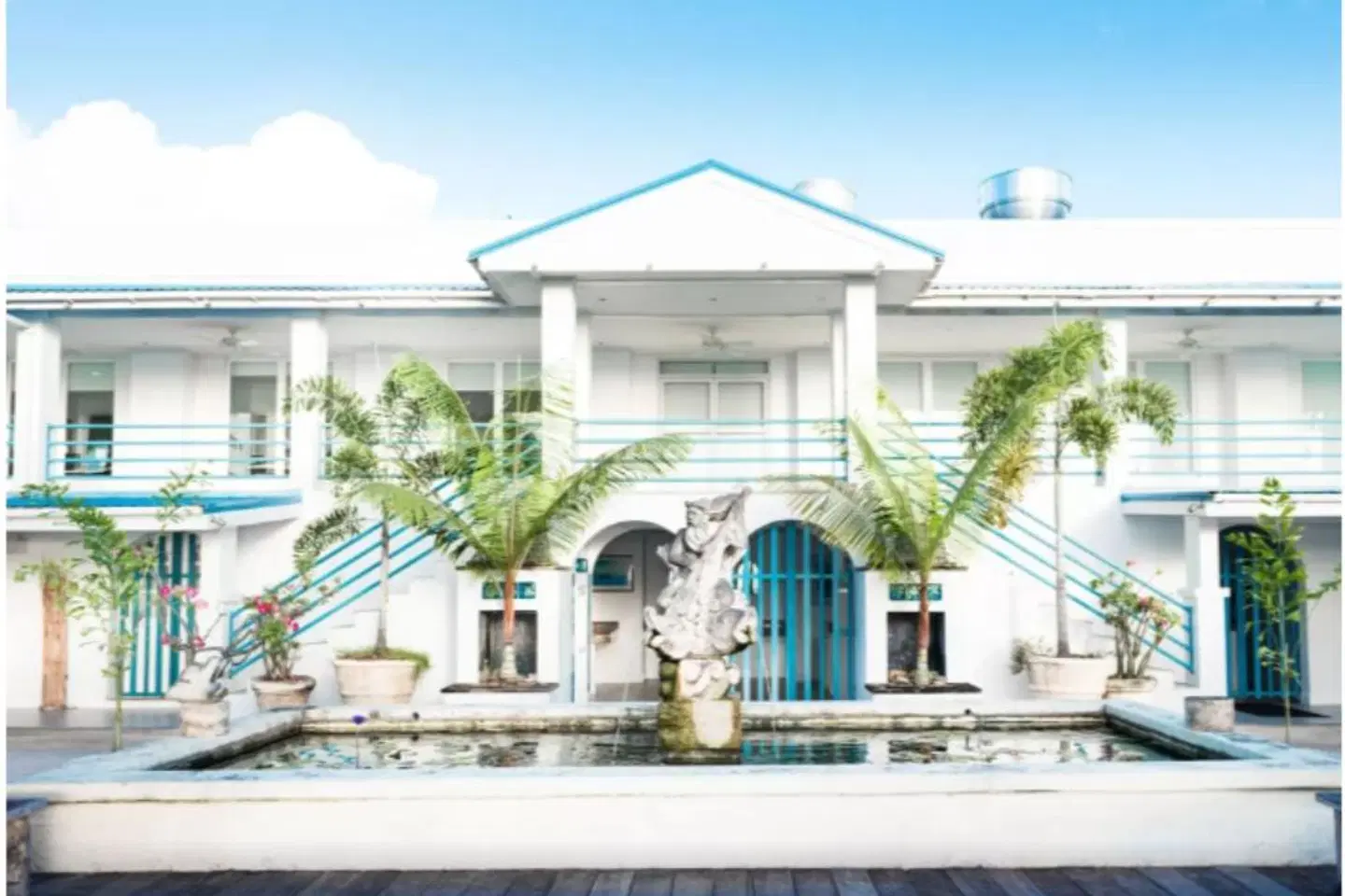 The Palm Resort EXTERIOR