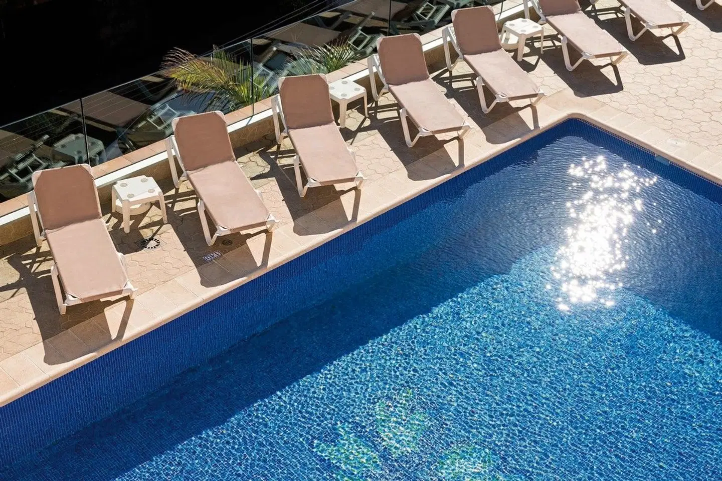 Monopol OUTDOOR_POOL