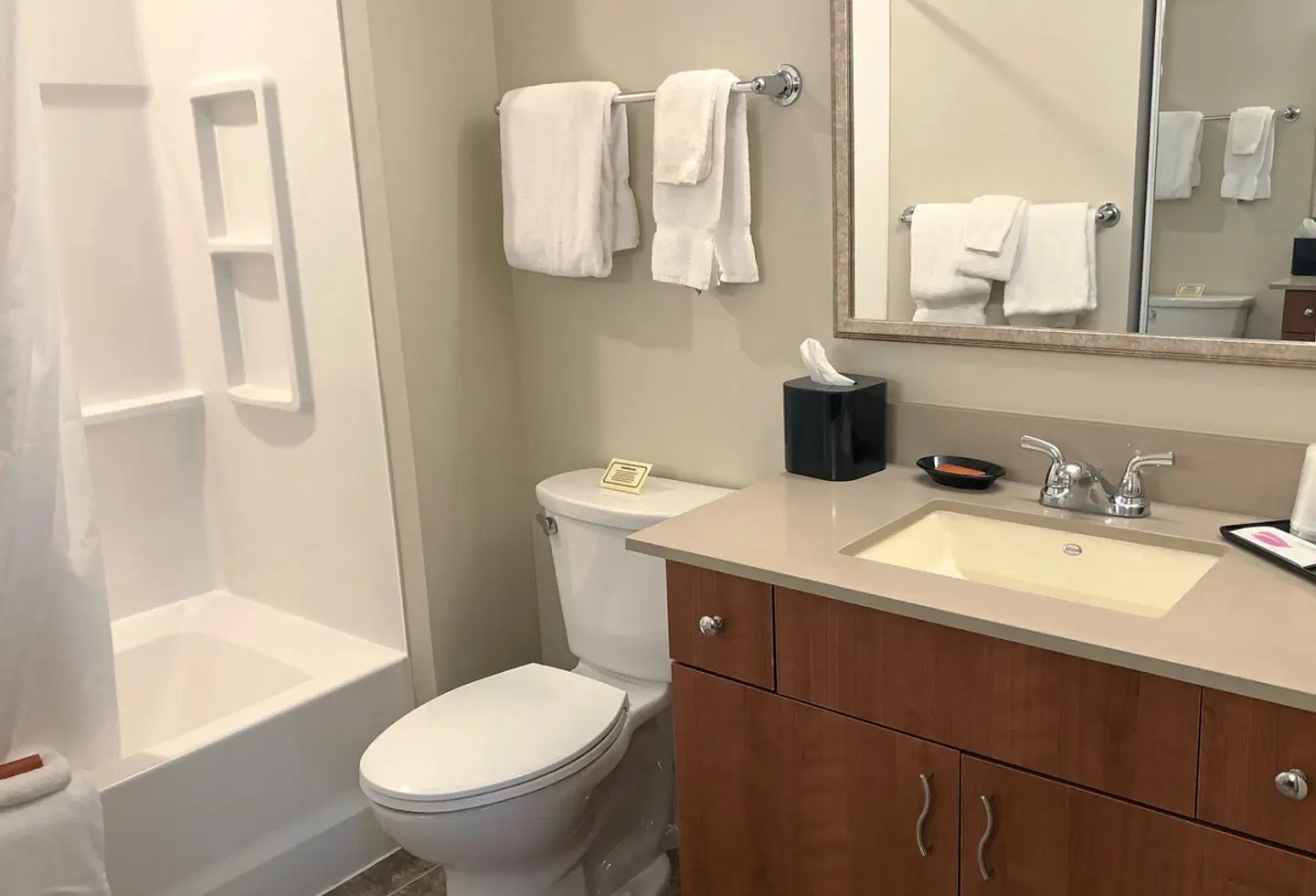 Aspen Suites Hotel Homer Badezimmer