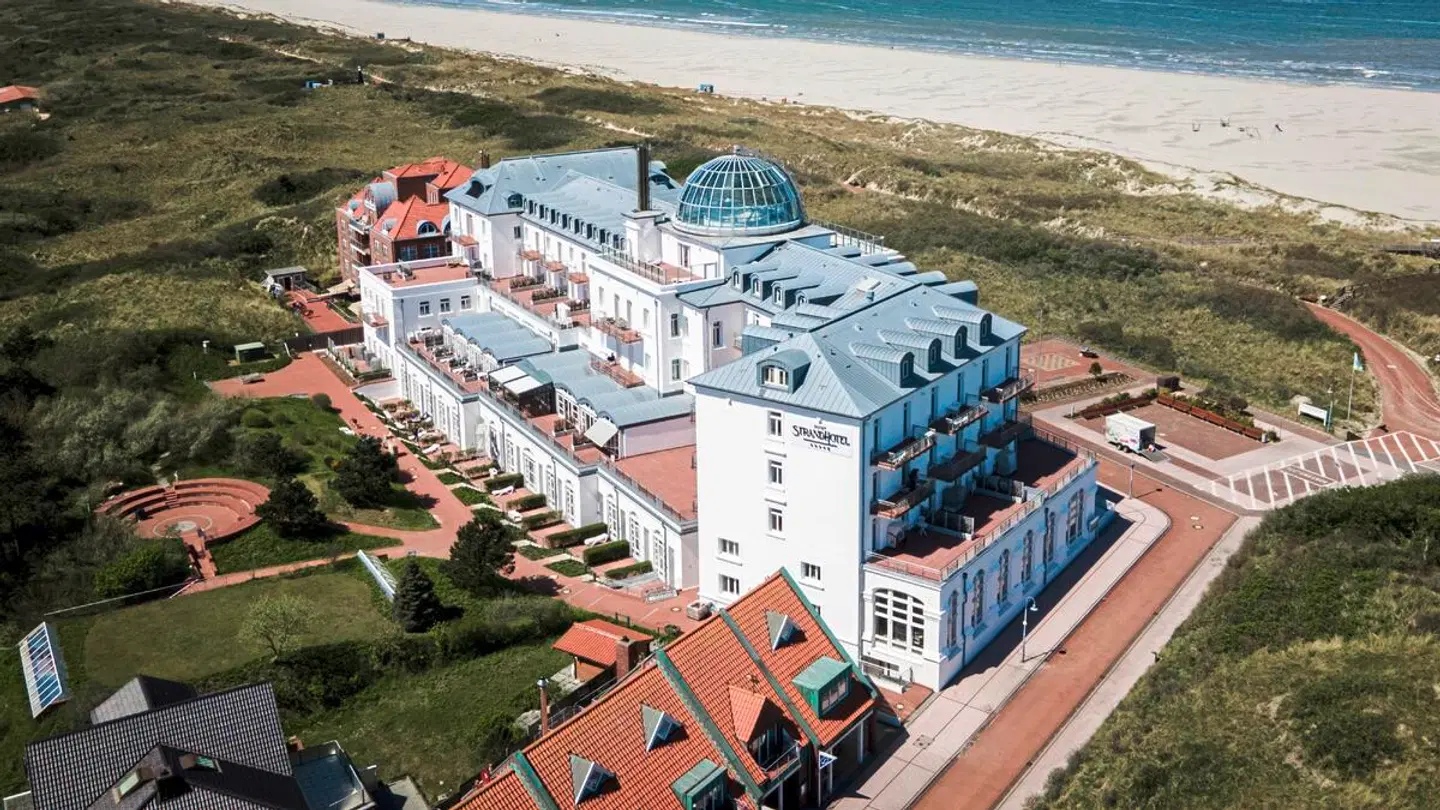 Strandhotel "Kurhaus" Juist EXTERIOR