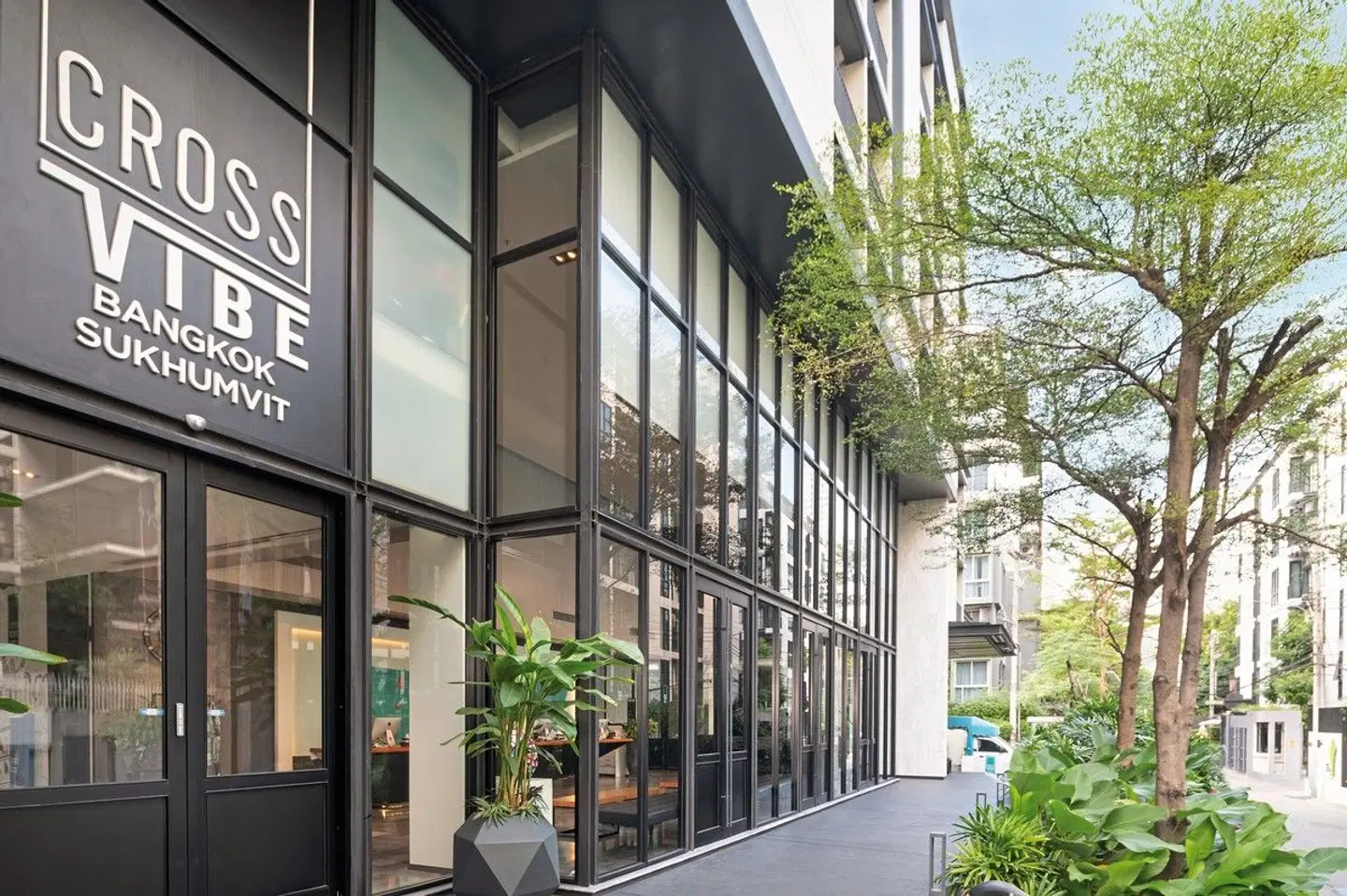 Cross Vibe Bangkok Sukhumvit EXTERIOR