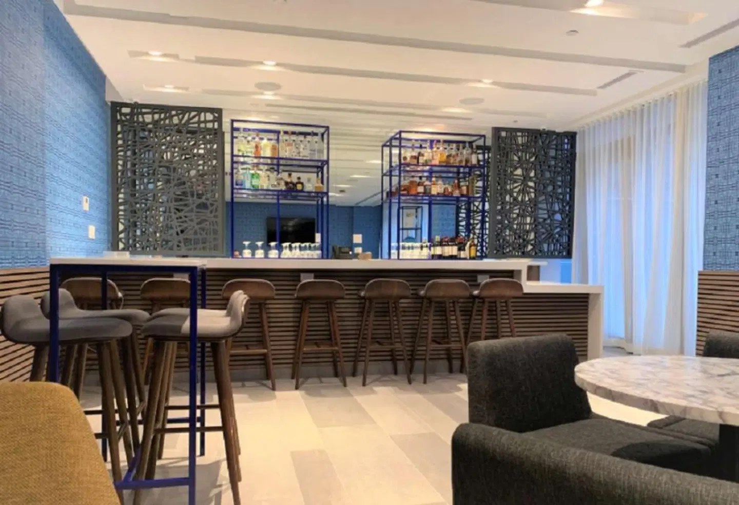 Best Western Premier Empire State Hotel Bar