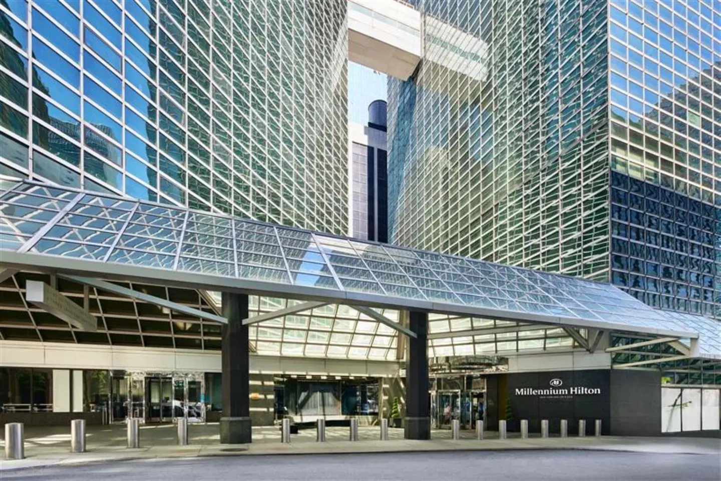 Millennium Hilton New York One UN Plaza EXTERIOR