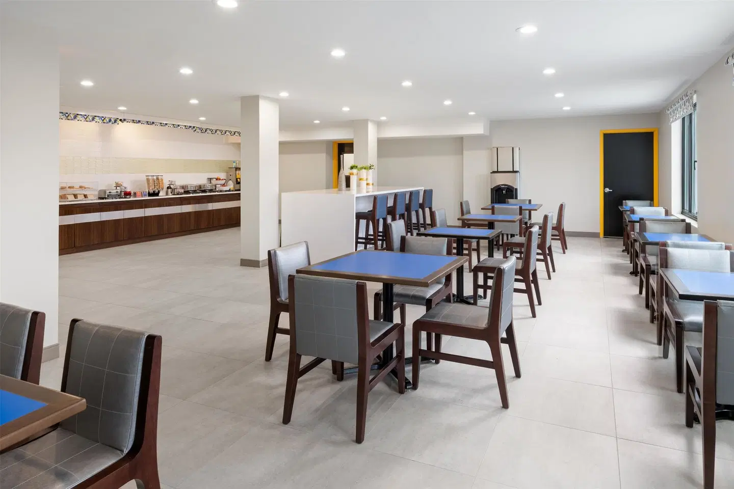 GL' Best Western Bronx NYC Bar