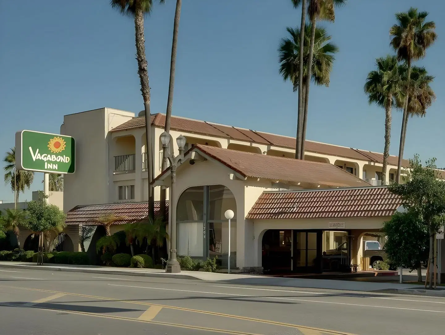 Vagabond Inn Glendale EXTERIOR