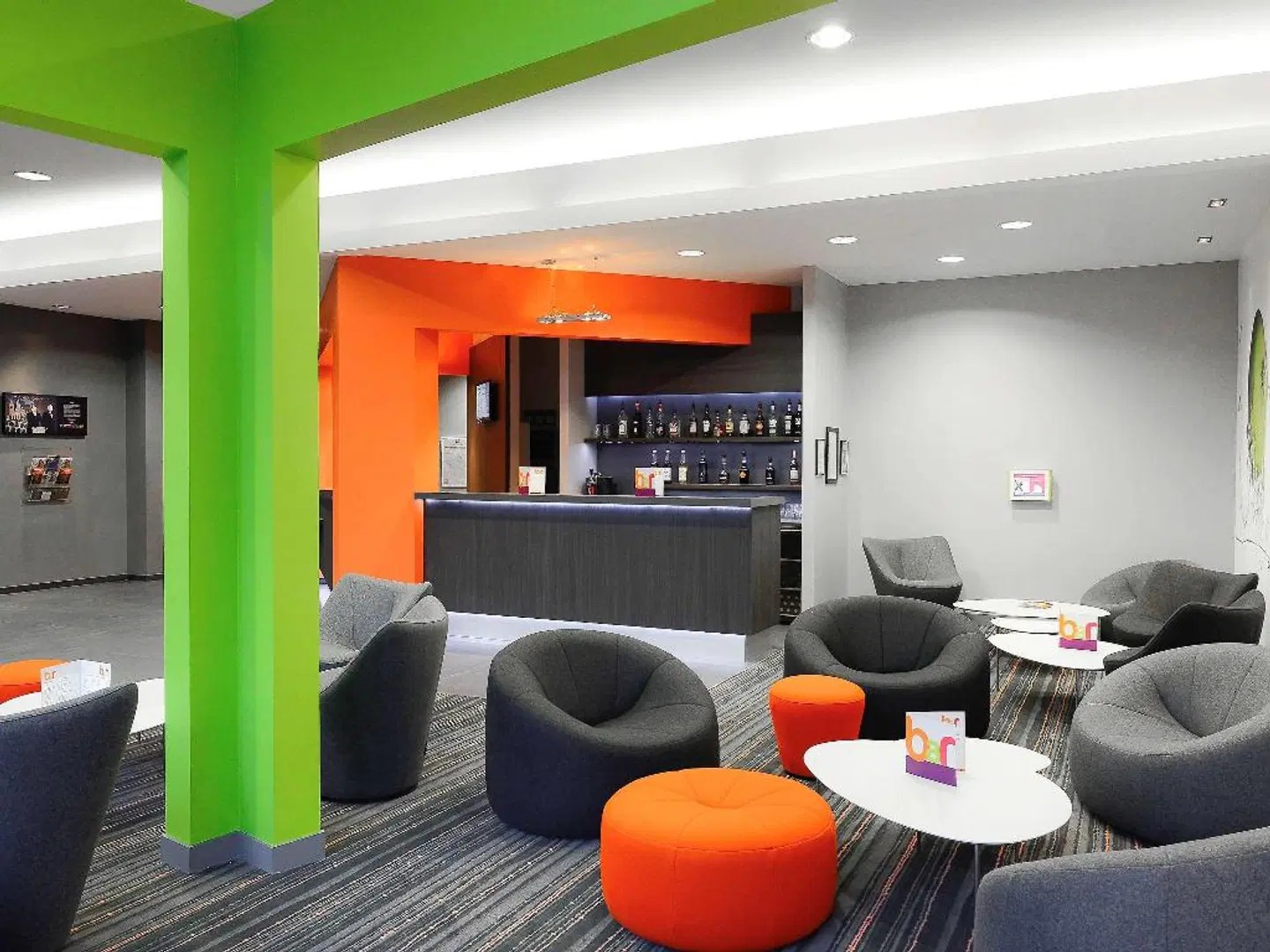 ibis Styles Caen Centre Gare Bar