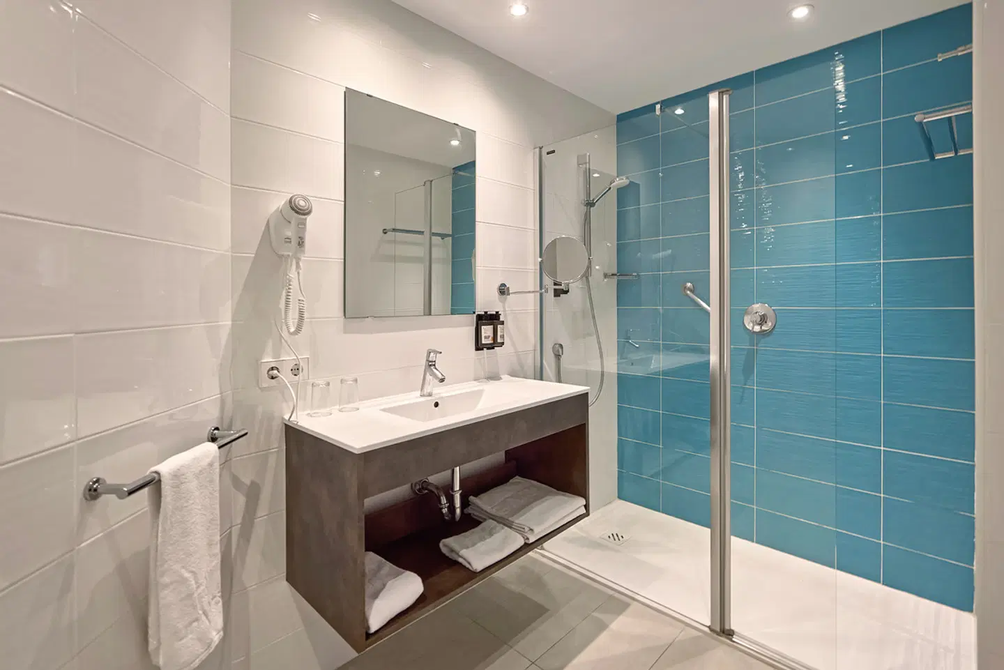 Universal Aparthotel Elisa Badezimmer