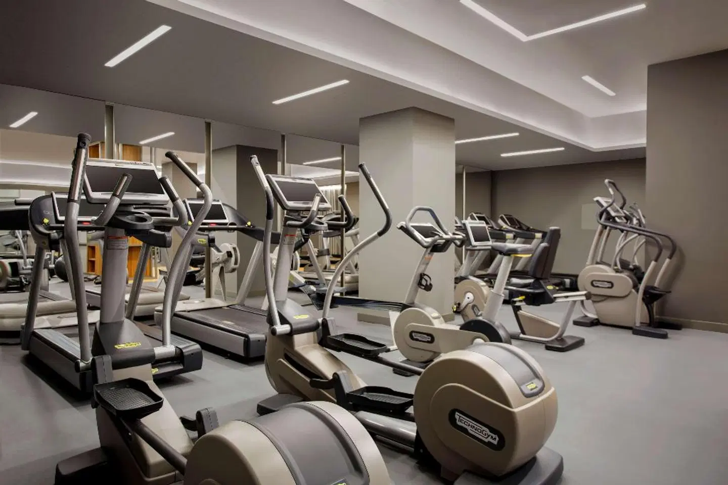 Conrad Istanbul Bosphorus SPORTS_AND_LEISURE