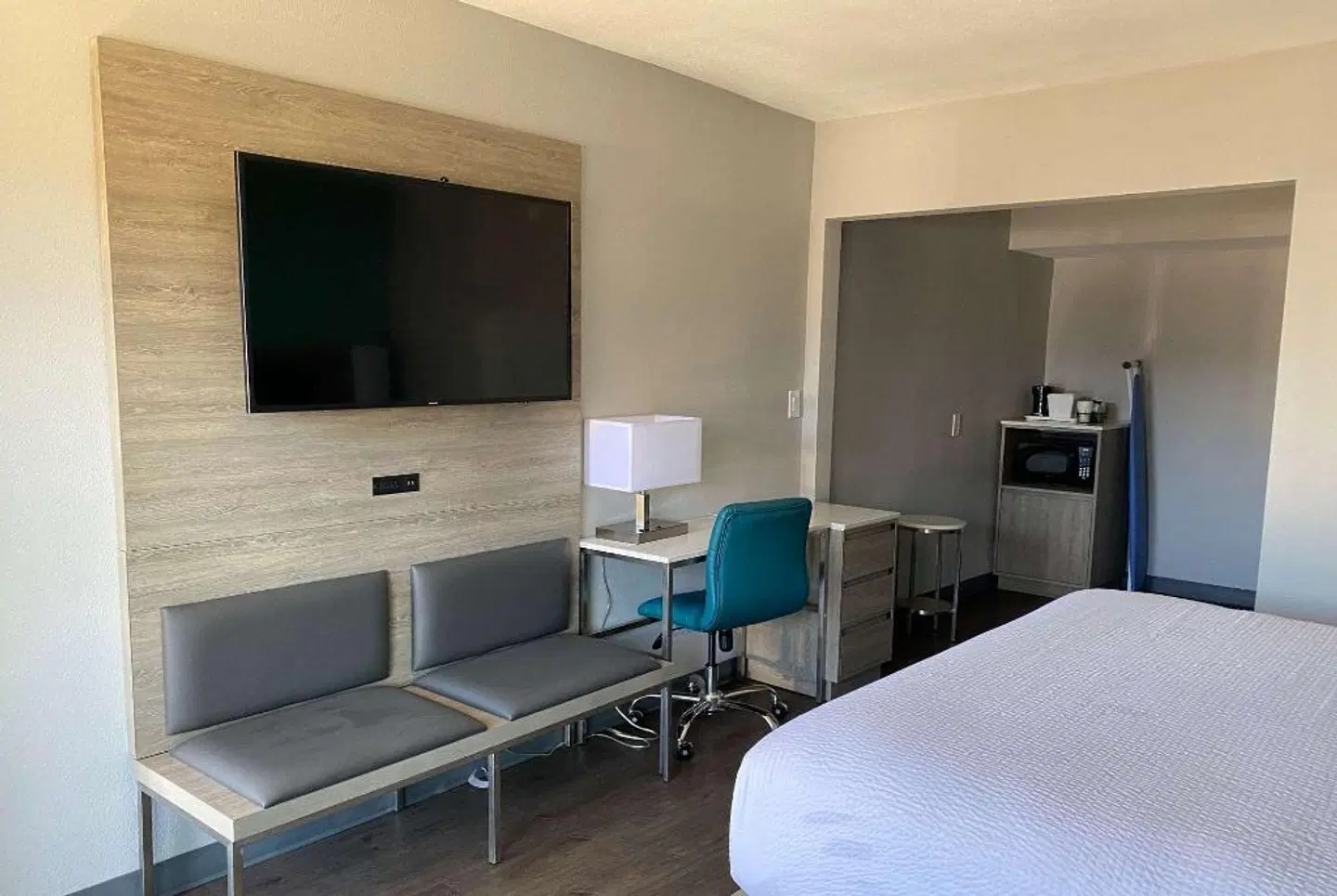 Travelodge by Wyndham LAX South ROOM_EXAMPLE