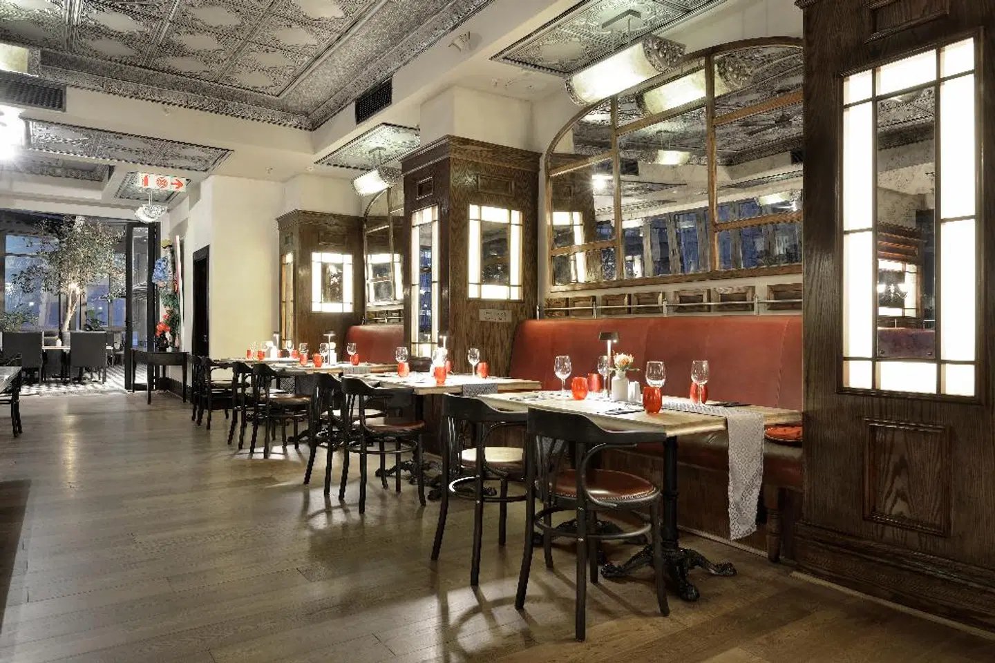 DaVinci Hotel and Suites Bar